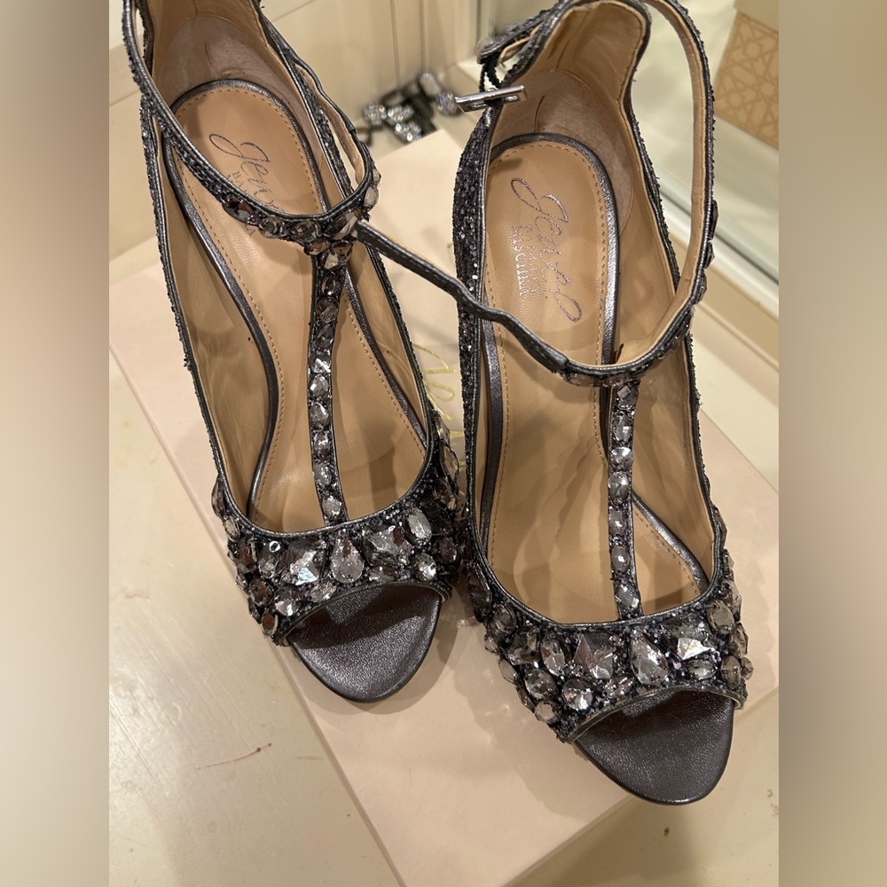 Badgley Mischka conroy metallic Heels - Picture 2 of 3